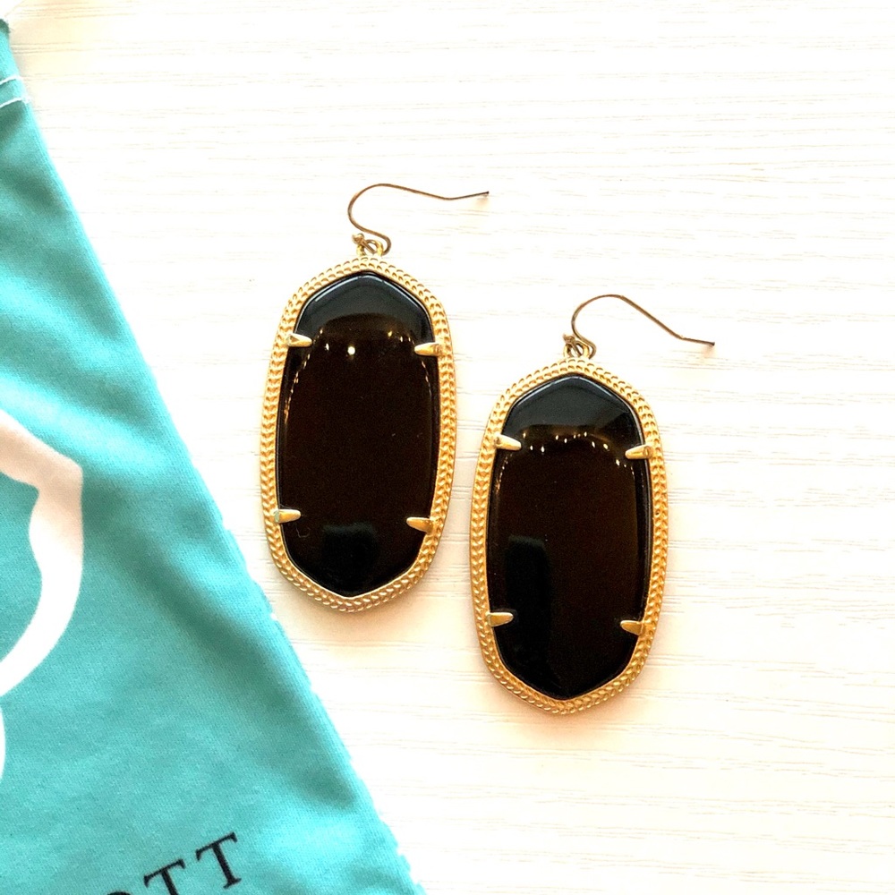 Kendra Scott Danielle Gold Drop Earrings in Black